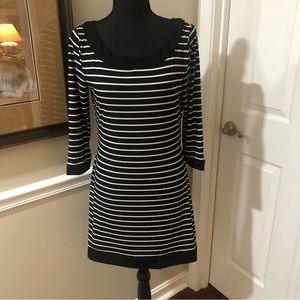White House Black Market Black and White Tunic/Dress Size Small Excellent Cond.
